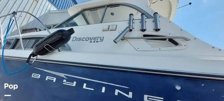 2007 Bayliner 246 discovery