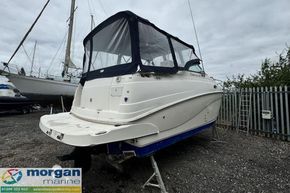 Rinker-Fiesta-Vee-250-stern