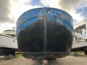 Dutch Barge 23m  - Bow