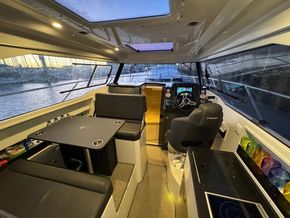 Parker 920 Explorer  - Interior