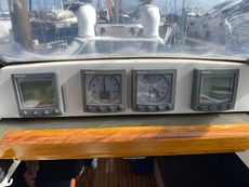 1998 J Boats 32