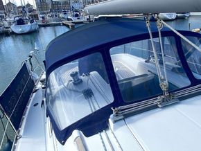 Beneteau Oceanis 323 Clipper  - Sprayhood/Shelter