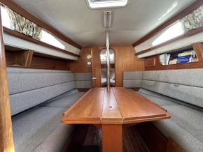 1993 Hunter Legend  Hunter Channel 323 33