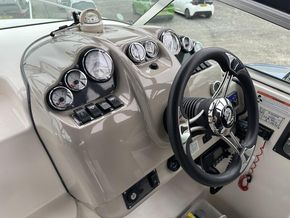 2008 Glastron GS 259 10