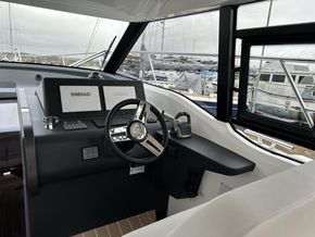 2024 Bavaria SR35 9