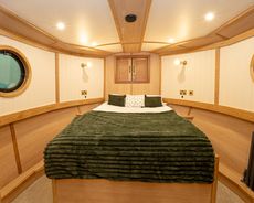 55x10 CUSTOM BUILD - BESPOKE BOAT CO