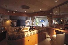 Sunseeker 75 Yacht Forward Stateroom