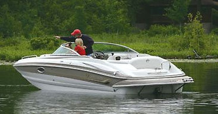Crownline Deck Boat 252 EX
