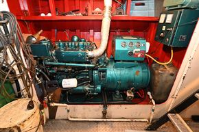 AE Perkins 7000 running hours