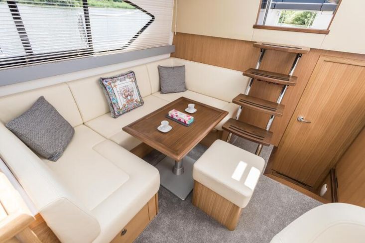 2024 Haines 320 Aft Cabin