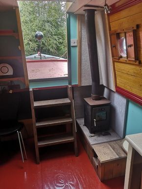 Front cabin multi fuel stove