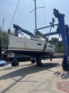 Jeanneau 53 yacht for sale in Malaysia