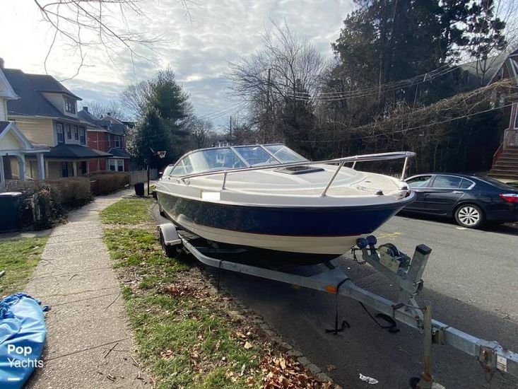 2004 Bayliner 210 cuddy