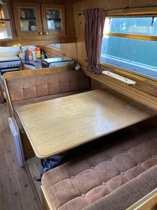 &lsquo;Kookaburra Dreaming&rsquo; narrowboat