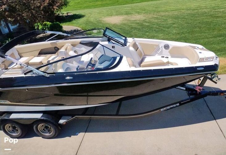 2017 Scarab 255 platinum