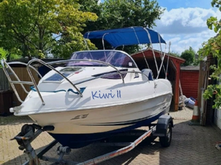 Galeon Galia 485 motor boat and trailer