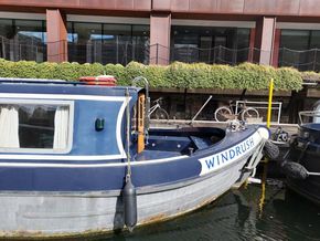 Widebeam 60 x 10 Cruiser Stern with London Mooring - Bow