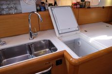 Jeanneau Sun Odyssey 44i Owner's Version