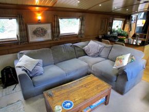 Wide Beam 60ft x 10ft Collingwood - Saloon