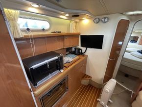 Sealine S34  - Galley