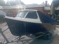 Westport Pilot 4 motorboat with trailer included