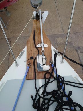 Electric Anchor Windlass on Bowsprit