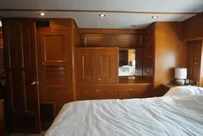 2005 Four Winns Horizon 240