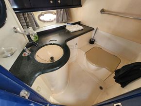 Sunseeker Tomahawk 41  - Heads
