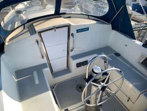 Moody 33 Aft cabin - Cockpit