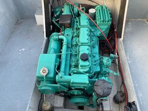 Wilson Flyer 24 Fast Fisher - Engine