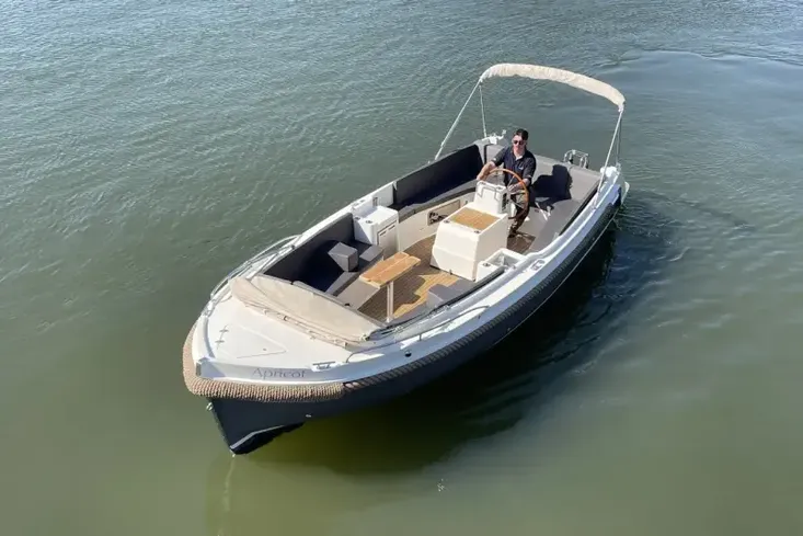 2021 Interboat Intender 820