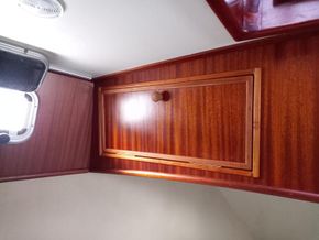 Top Closet guest cabin