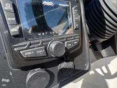 2023 Crownline E235XS