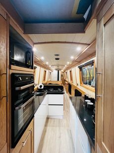 BESPOKE BOAT CO 57FT NARROWBOAT 2027