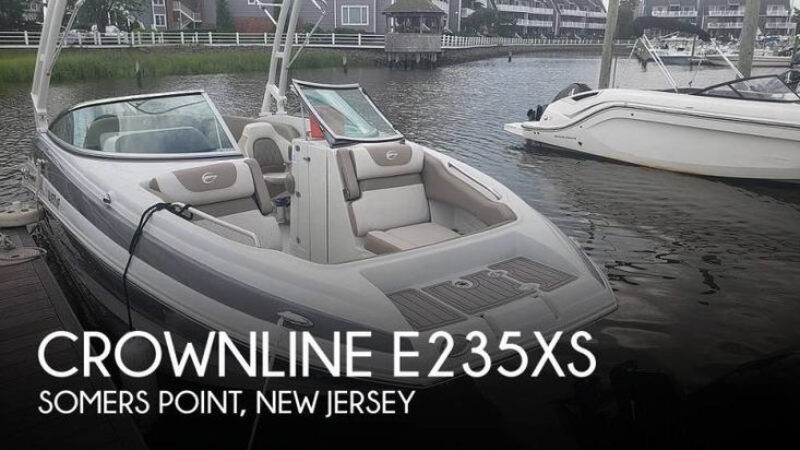 2022 Crownline e235 xs