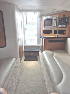 Crownline 275 CCR (reduced)