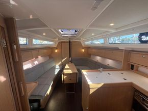 2023 Bavaria 34 Cruiser 11