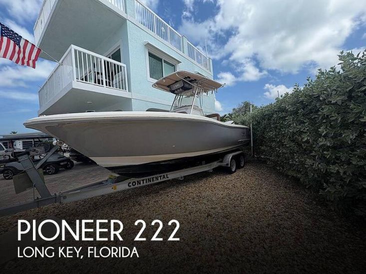2022 Pioneer 222 sportfish