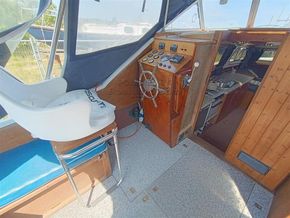 Elysian  27  - Helm