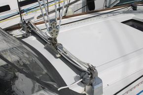 2010 Beneteau Oceanis 34 21