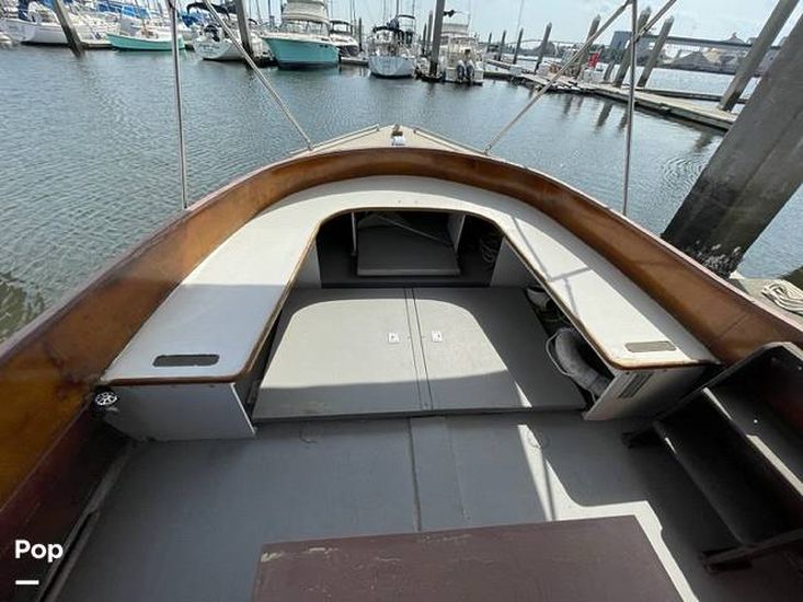 2006 Bimini 29 bartender