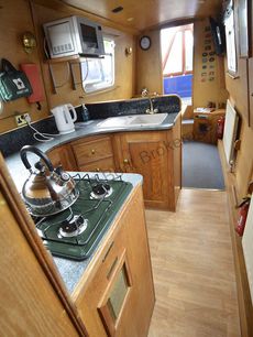 CLOUD 9 ~ 40ft cruiser stern with 2+2 berths