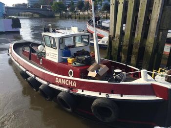 Small River tug