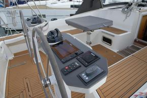 2020 Bavaria Vision 42 6