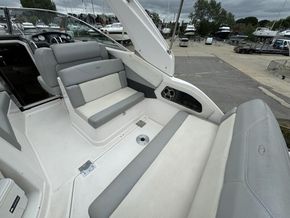 2015 Regal 28 Express 8