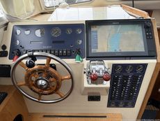 2000 Hardy Marine 32 Commander