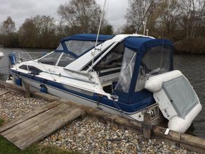 Bayliner 2950 Avanti - Exterior