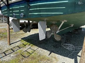 Stern gear