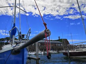 2 metre retractable carbon bowsprit