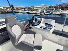 2021 Jeanneau Merry Fisher 1095  Flybridge